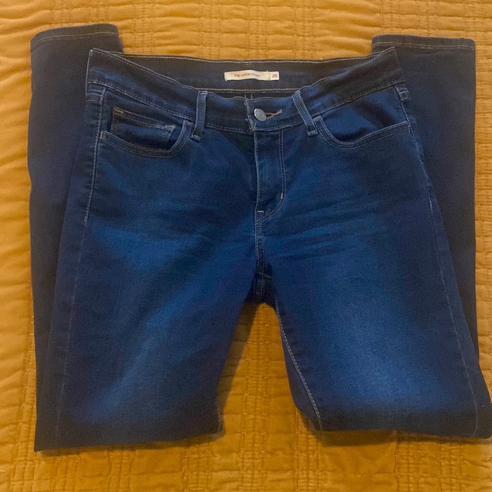 Dark wash Levi 710 super skinny jeans 28 x 28